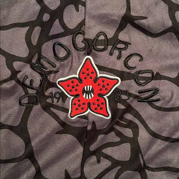 Stranger Things Demogorgon Onesie - Large - Picture 5 of 7